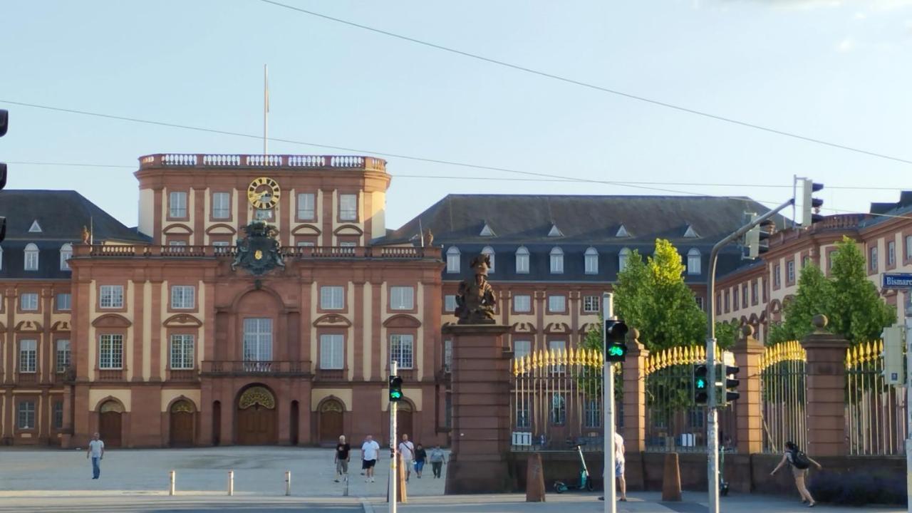Апартаменты Mannheim Zentrum Stadthaus Zimmer 3 Экстерьер фото